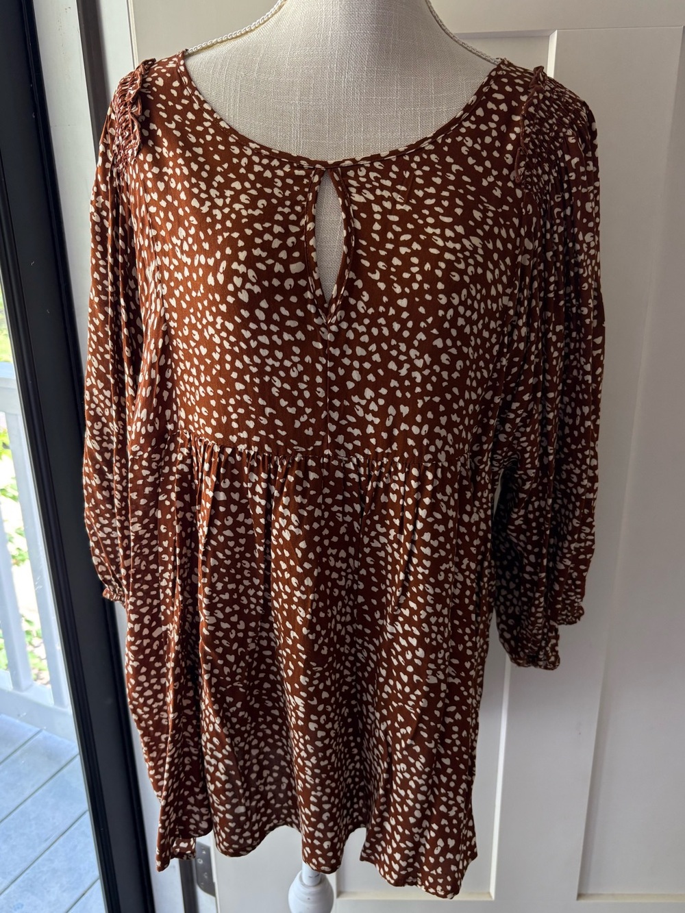 Umgee Animal Print Blouse Women’s XL Giraffe Key Hole Peasant Tunic Top Fall